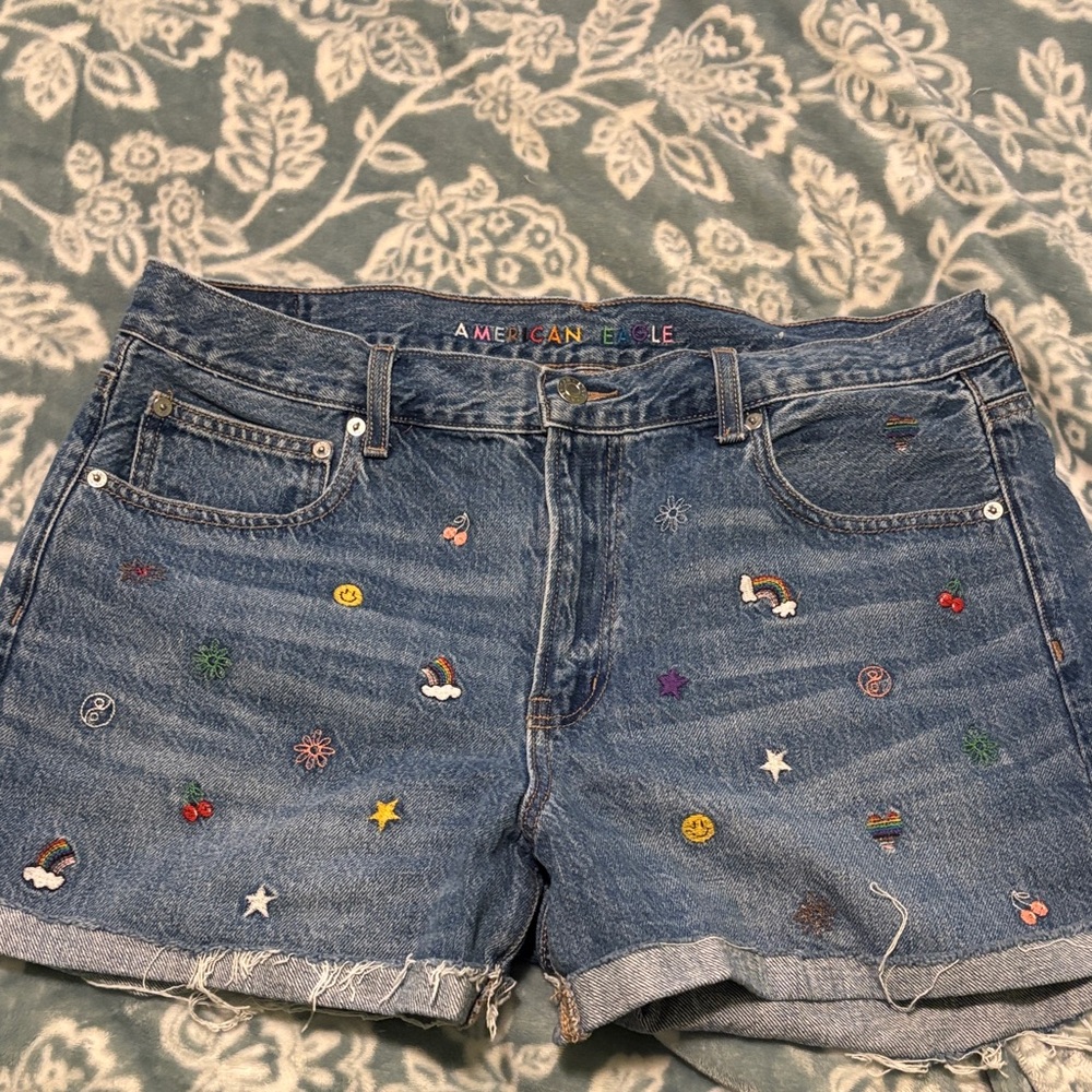 American Eagle Outfitters Embroidered 90’s Boyfriend Blue Jean Shorts